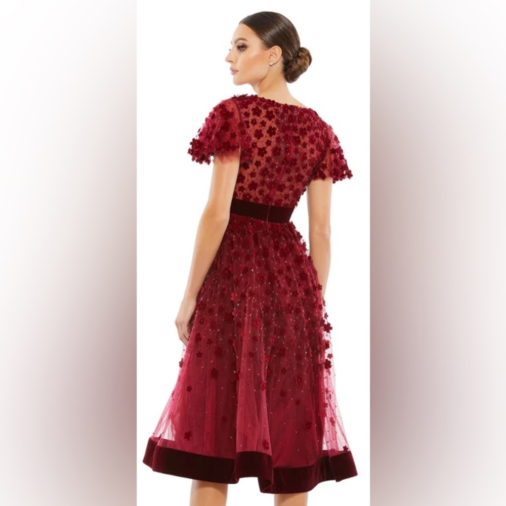 Mac Duggal EMBELLISHED BUTTERFLY SLEEVE VELVET HEM MIDI DRESS - Picture 3 of 7